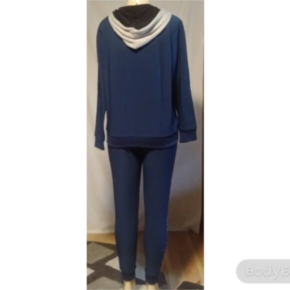 Turquoise Blue Sweatsuit L - Picture 3 of 10
